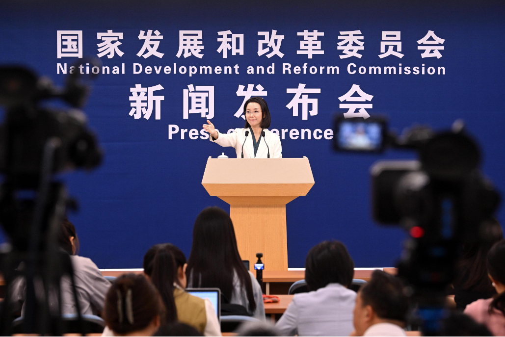 深入探讨消费升降级，培育“新消费”，稳定“传统消费”