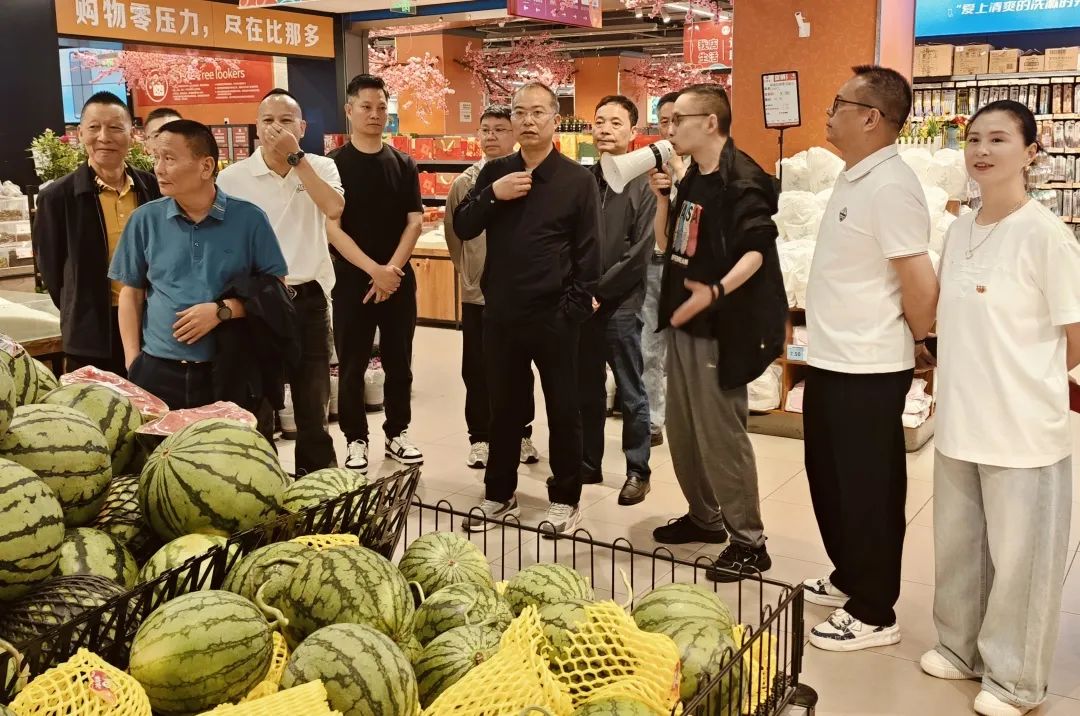 浙江家电联盟企业家考察比那多超市（临安店），共探智慧零售发展新路径