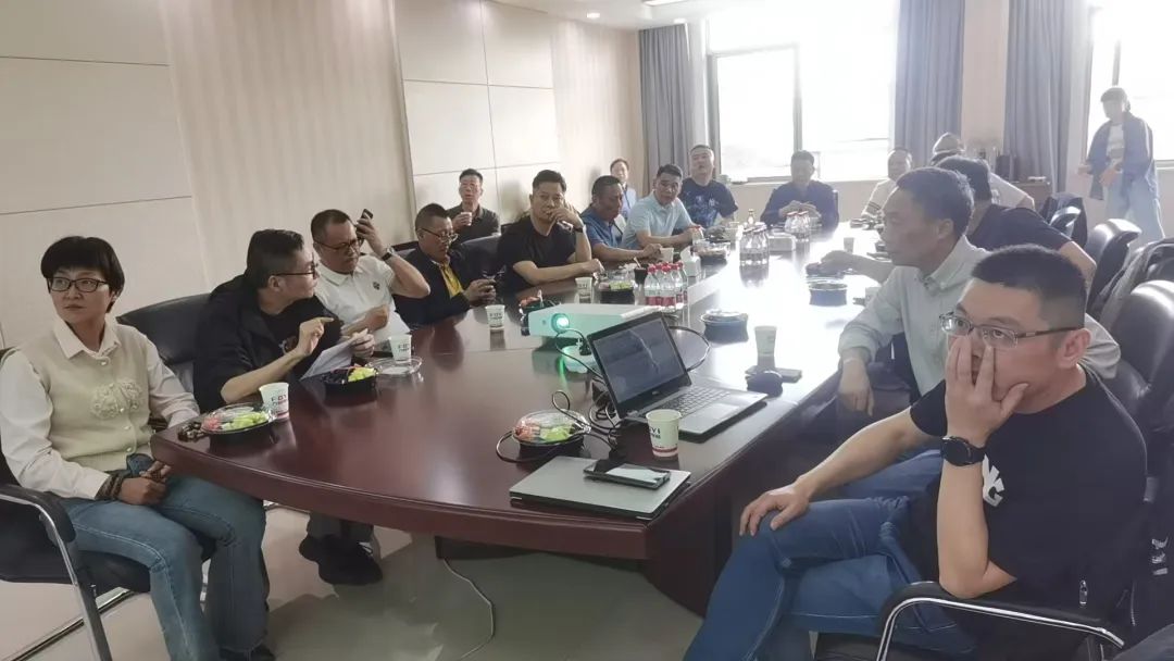 浙江家电联盟企业家考察比那多超市（临安店），共探智慧零售发展新路径